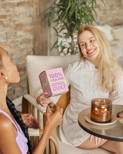 Vista 6 de Trufas de chocolate y nuez y plátano Bajo en azúcar refinado, hechas con dátiles e ingredientes naturales Snack saludable para llevar 4