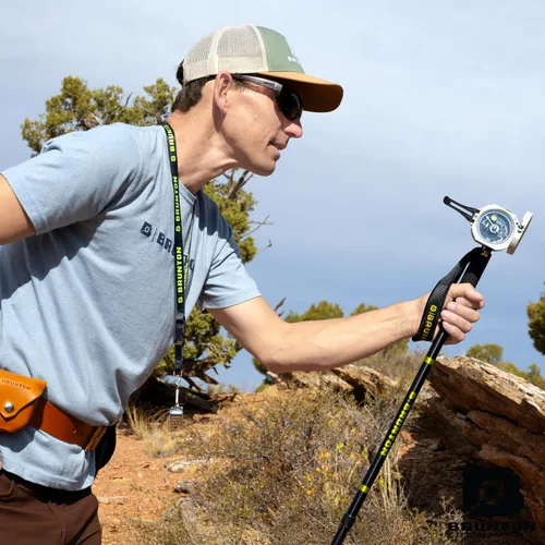 Vista 3 de Brunton Bastón plegable de Jacob's - Poste de transporte de aluminio de 3 secciones, 62.5 pulgadas extendido, rosca de 1/4-20 para Brunton OmniSlope