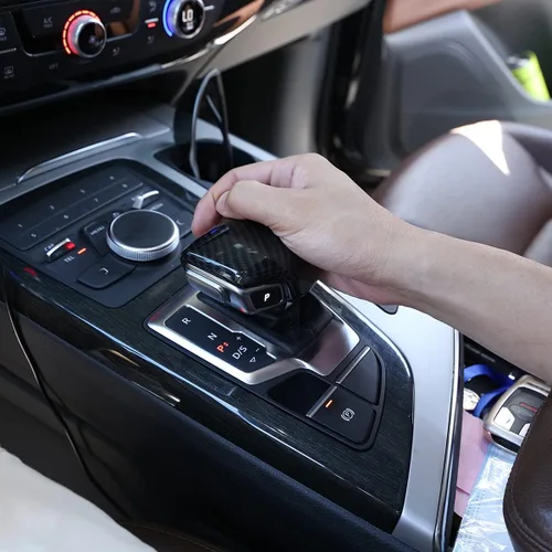 Vista 4 de YIWANG Cubierta de la cabeza de la palanca de cambios central de coche ABS cromada para Audi A4 A5 Q7 Q5 S4 S5 2016-2020 Accesorios de automóvil