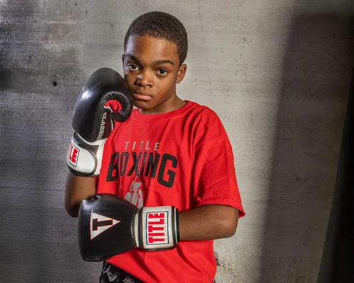 Vista 5 de TITLE Boxing Guantes clásicos de cuero Super Bag 2.0 - Guantes de boxeo, guantes de saco de boxeo, guantes de kickboxing, guantes de boxeo, guantes